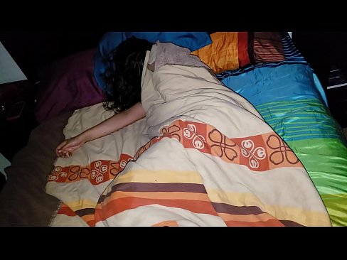 ❤️ Stiefzoon die zijn jonge stiefmoeder berispt terwijl ze slaapt. ❤️❌ Fucking video at nl.bookland.top ﹏